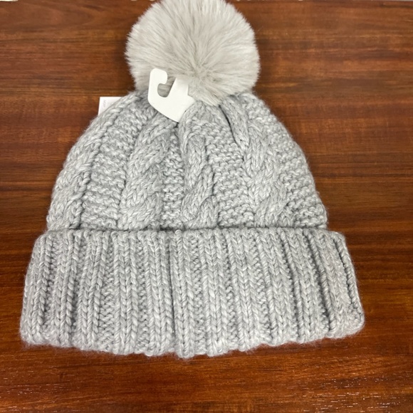 Michael Kors Cable Knit Pom Beanie Hat Gray One Size - Picture 2 of 2